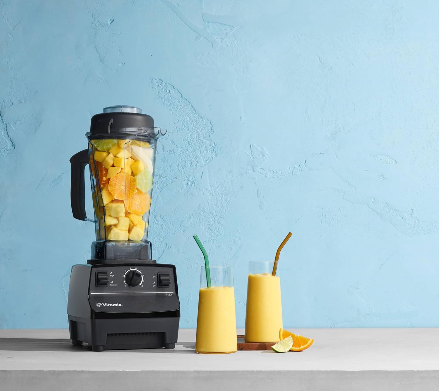 Vitamix 5200 Blender, Professional-Grade, 64 oz Container, Self-Cleaning, Black
