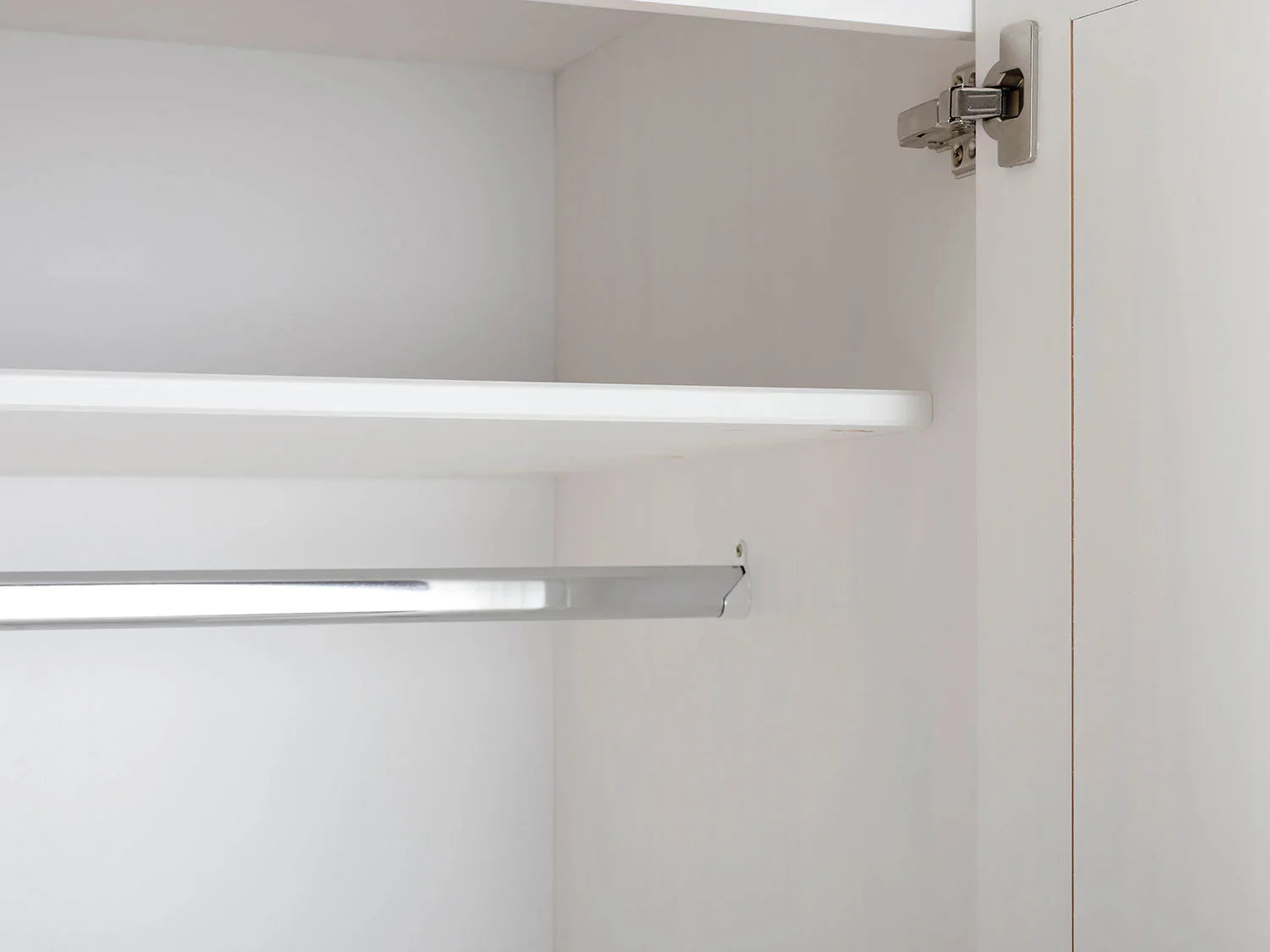 Inter Link Armoire en bois massif