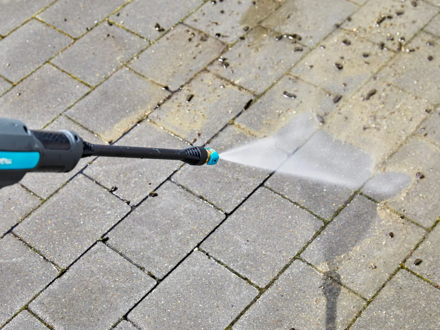 Gardena Nettoyeur moyenne pression  batterie AquaClean 24/18V P4A, 24 bar